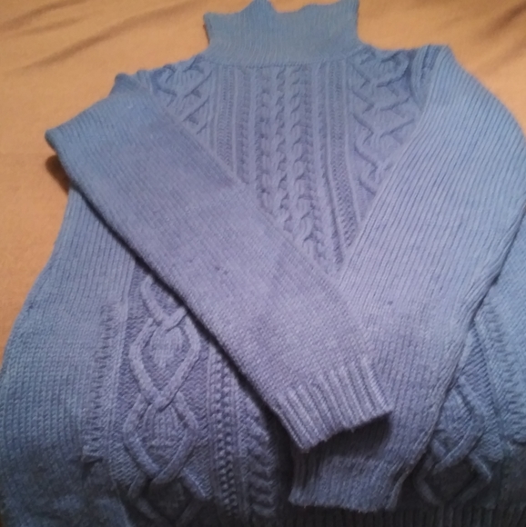 Vineyard Vines sweater - Picture 2 of 4